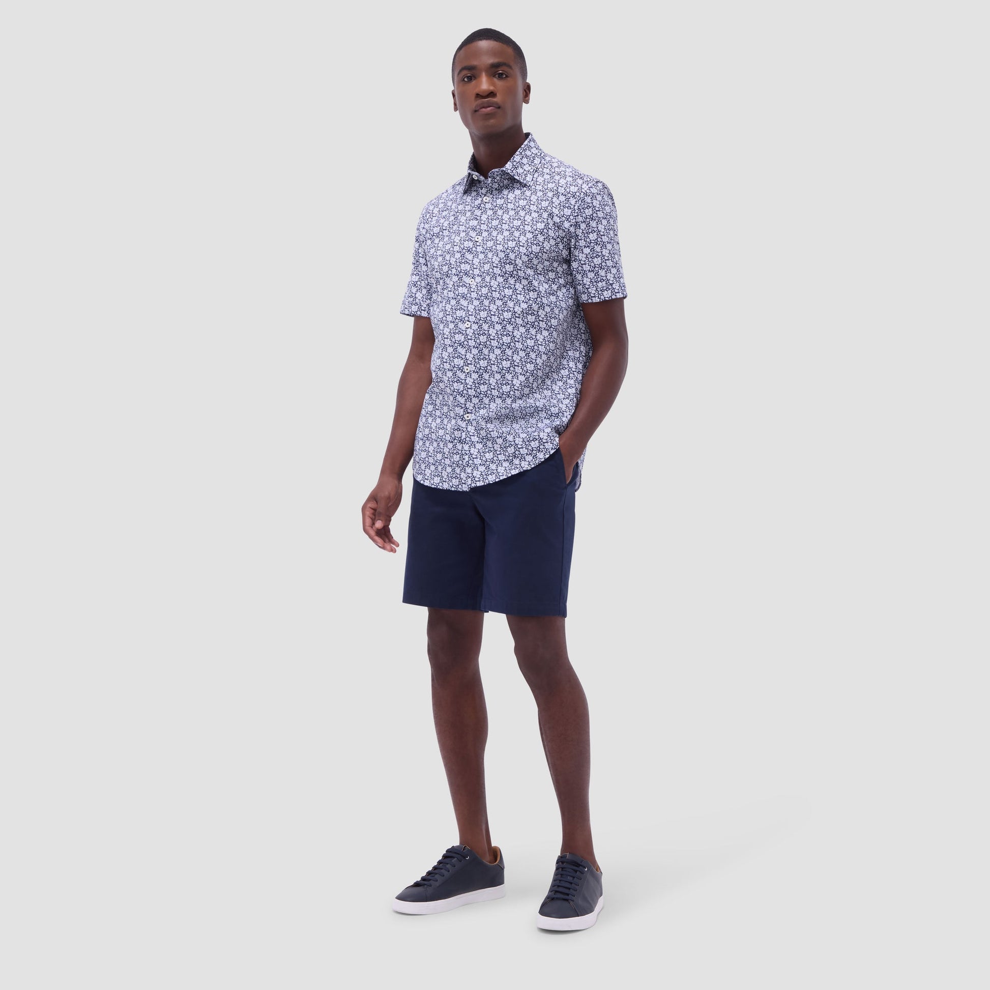 Bugatchi Miles Floral OoohCotton® Short-Sleeve Shirt Navy