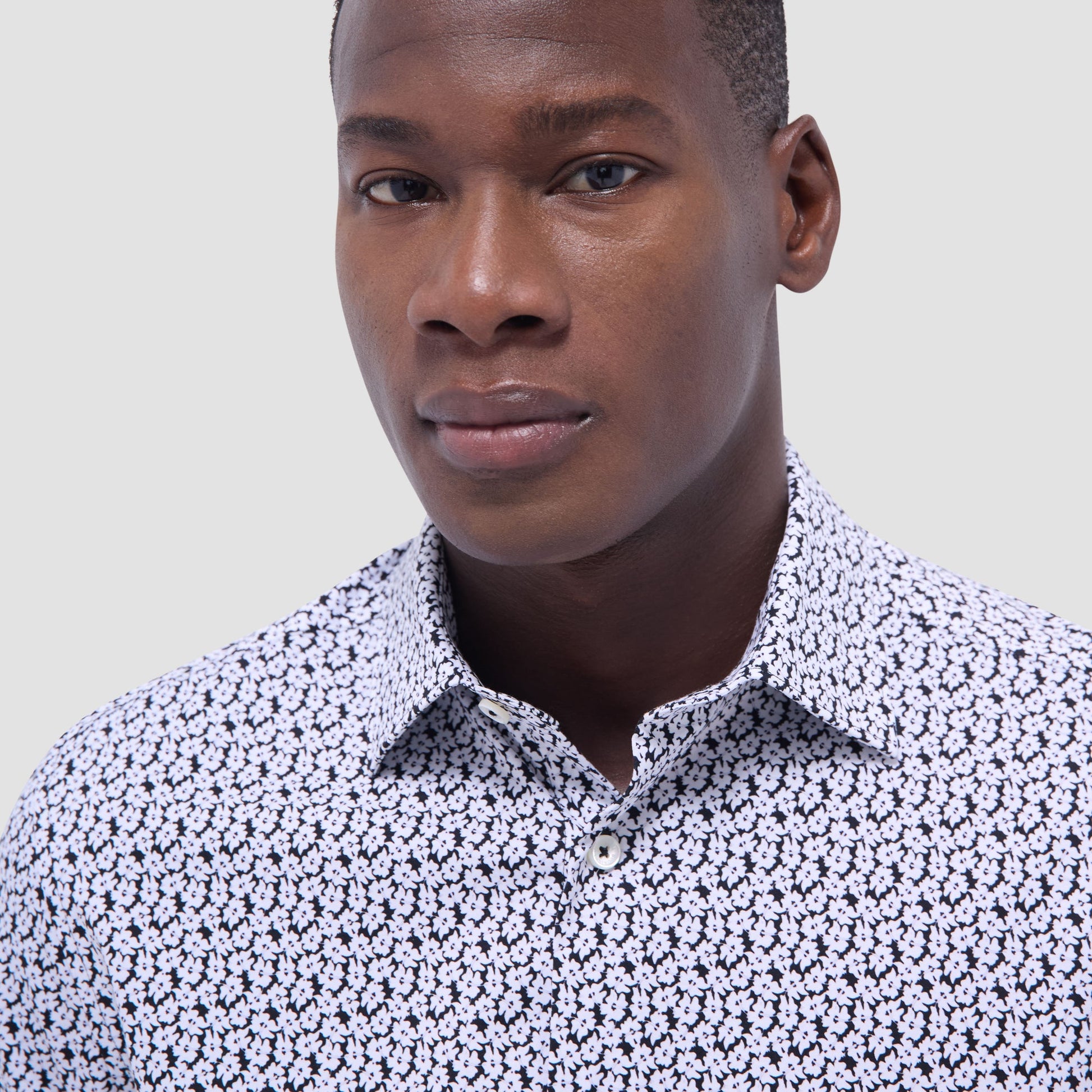 Bugatchi Miles Floral OoohCotton® Short-Sleeve Shirt Black